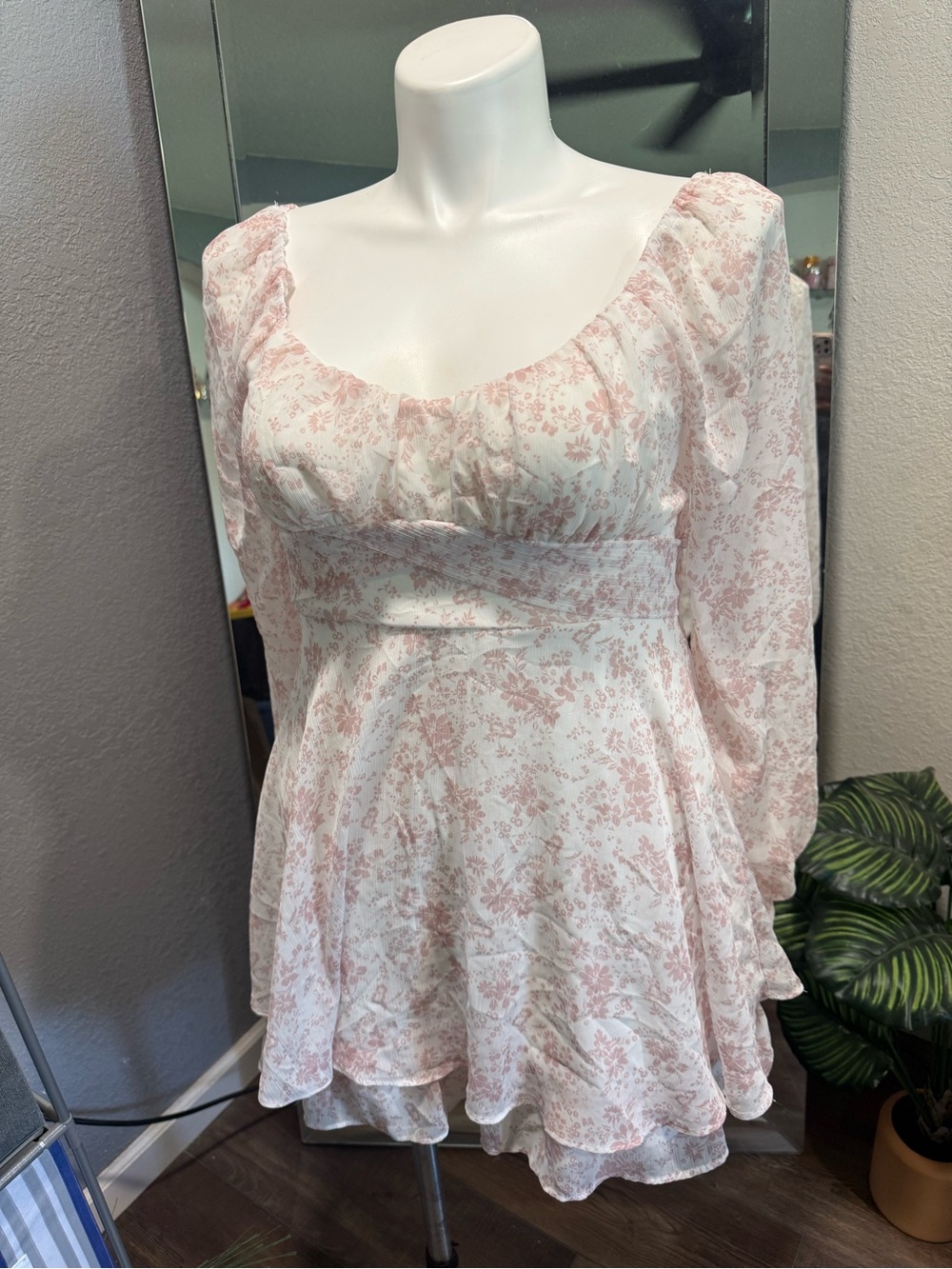 Romantic Floral Mini Dress - Blush Pink